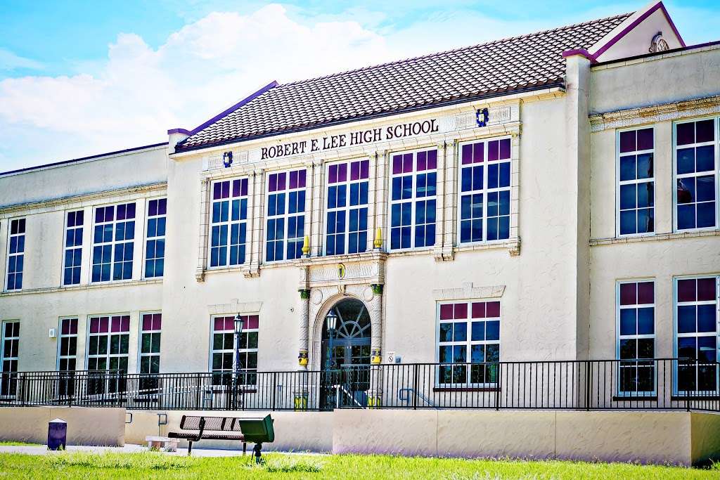 Robert E. Lee High School | 1809 Market St, Baytown, TX 77520, USA | Phone: (281) 420-4535