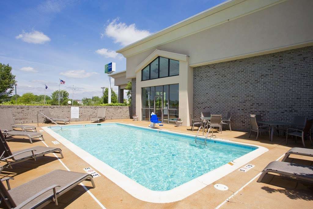 Holiday Inn Express Winchester South Stephens City | 165 Town Run Ln, Stephens City, VA 22655, USA | Phone: (540) 869-0909