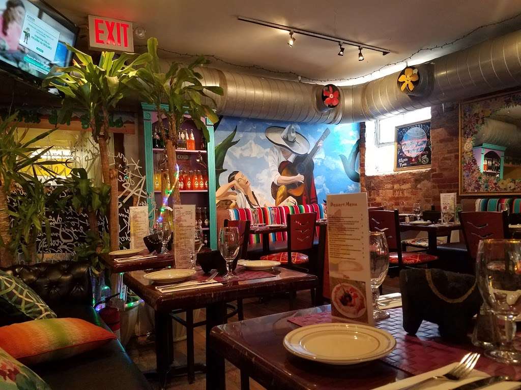 Los Pollitos III | 2526, 499 Myrtle Ave, Brooklyn, NY 11205, USA | Phone: (347) 353-8276