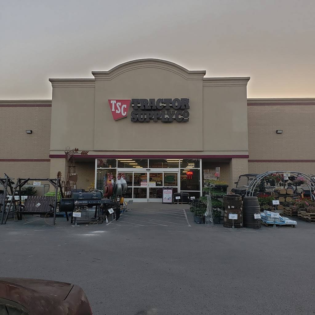 Tractor Supply Co. | 911 Center Point Rd, Hendersonville, TN 37075, USA | Phone: (615) 822-8555