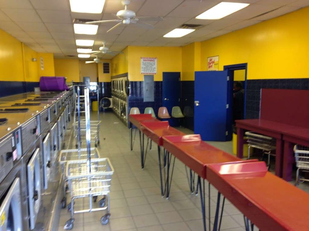 Super Saver Laundromat | 290 White St, Danbury, CT 06810 | Phone: (877) 247-9945