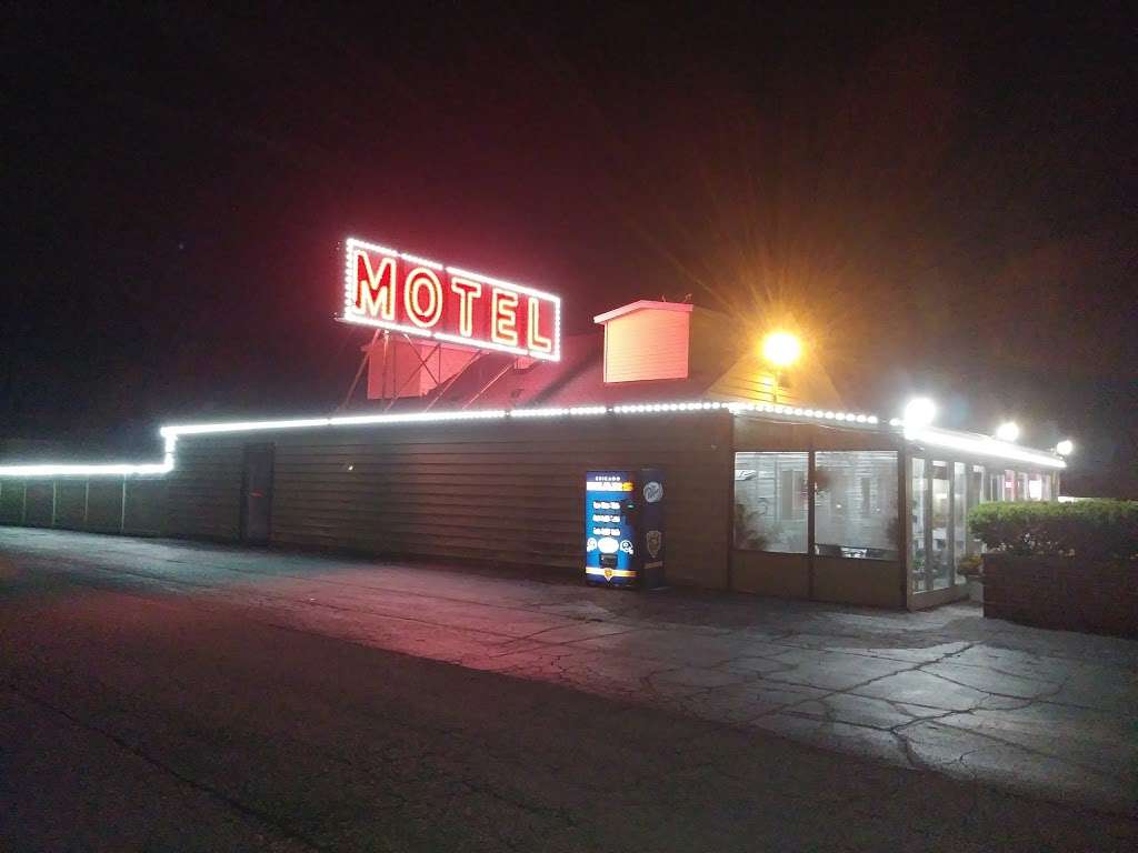 By the Way Motel | 123 Skokie Hwy, Lake Bluff, IL 60044 | Phone: (847) 234-1789