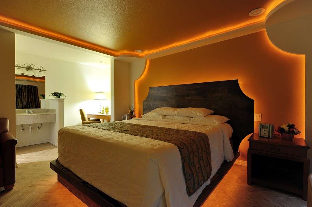 Romantic Inn & Suites | 8504 S Central Expy, Dallas, TX 75241, USA | Phone: (214) 371-3461