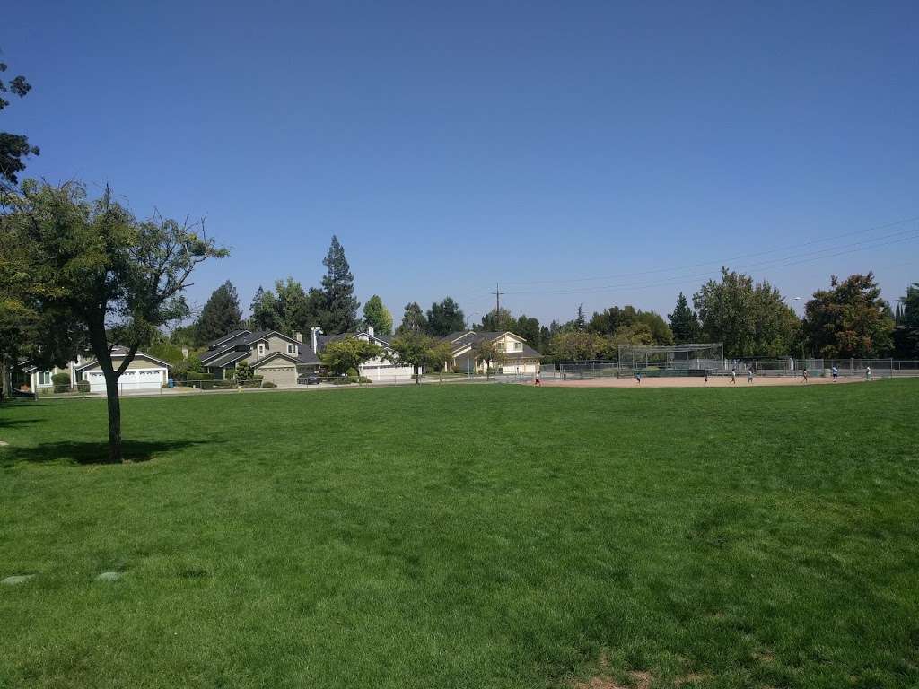 Monta Vista Park | 22601 Voss Ave, Cupertino, CA 95014 | Phone: (408) 777-3120