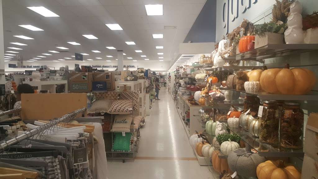 Marshalls | 3833 Grand Ave, Chino, CA 91710, USA | Phone: (909) 364-8210