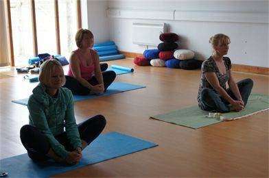 JaiYoga Horsham | The Cart Shed, Wattlehurst Drive, Dorking Road, Kingsfold, Horsham RH12 3SD, UK | Phone: 07798 881064