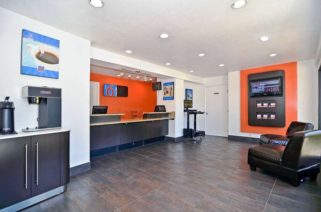 Motel 6 Fairfield - Napa Valley CA | 4376 Central Pl, Fairfield, CA 94534, USA | Phone: (707) 864-0800
