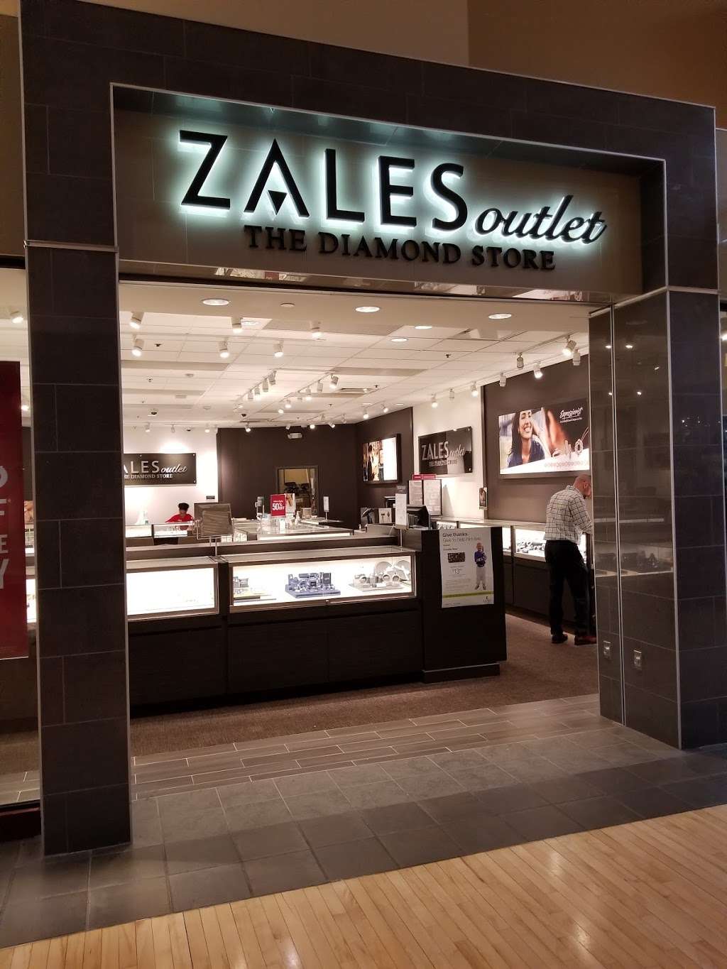 Zales Outlet | 7000 Arundel Mills Cir, Hanover, MD 21076, USA | Phone: (443) 755-9896