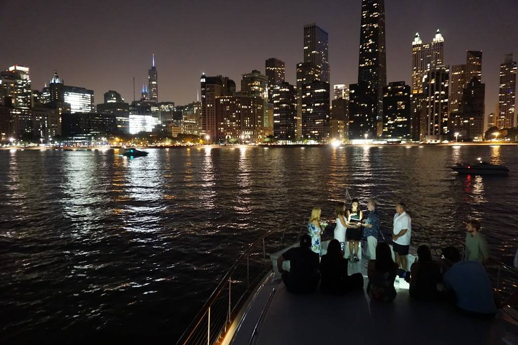 Chicago Private Yacht Rentals | 1559 S Lake Shore Dr, Chicago, IL 60605, USA | Phone: (224) 601-0220