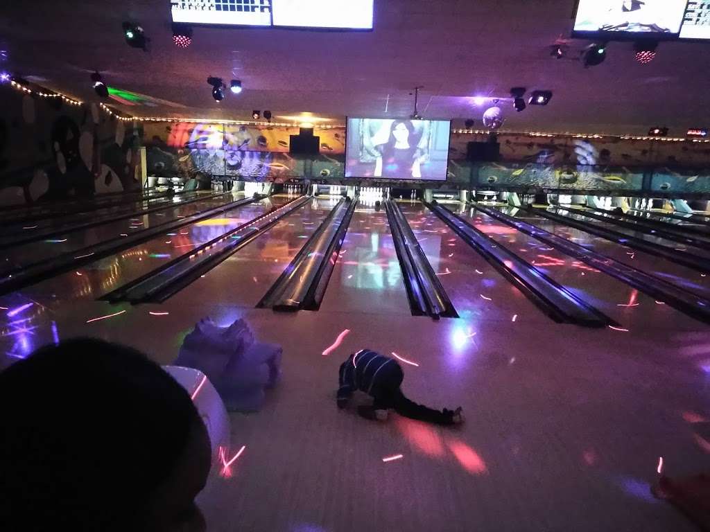 MacDade Bowl | 2105 MacDade Boulevard, Holmes, PA 19043, USA | Phone: (610) 532-9044