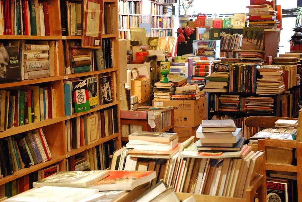 Black Gull Books | 121 High Rd, East Finchley, London N2 8AG, UK | Phone: 020 8444 4717