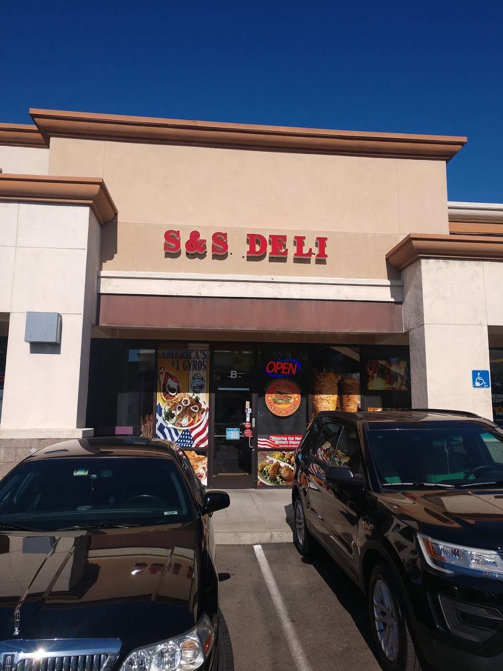 S&S Deli | 115 E Dorset Dr, Dixon, CA 95620, USA | Phone: (707) 693-3399