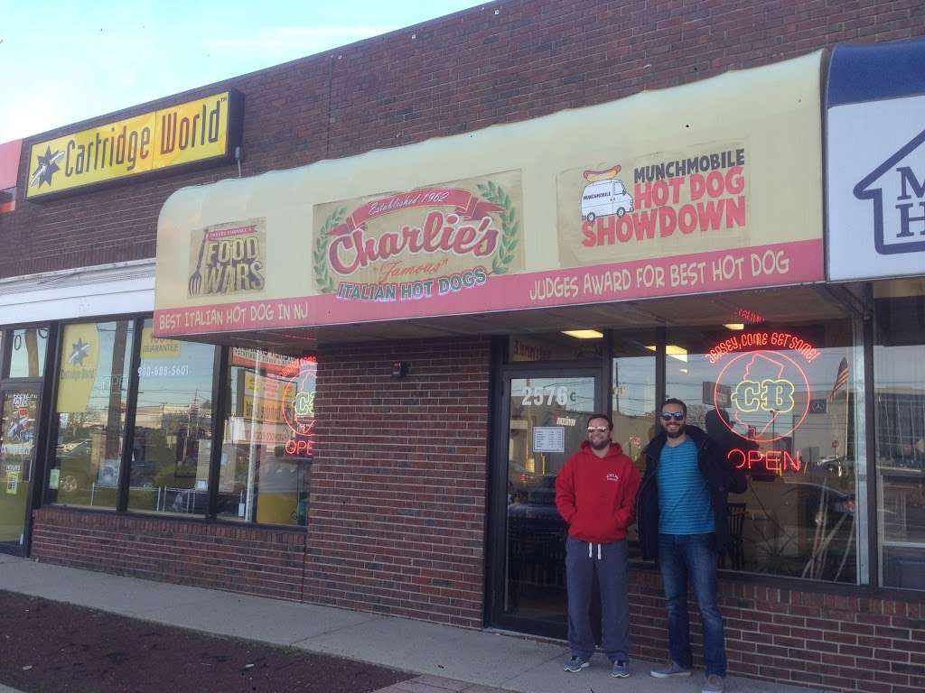 Charlies Italian Hot Dogs | 2576 US-22, Union, NJ 07083, USA | Phone: (908) 624-1212