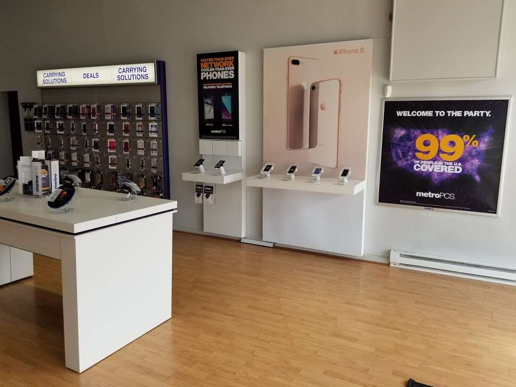 Metro by T-Mobile | 1404 S 11th St, Milwaukee, WI 53204, USA | Phone: (414) 671-6675