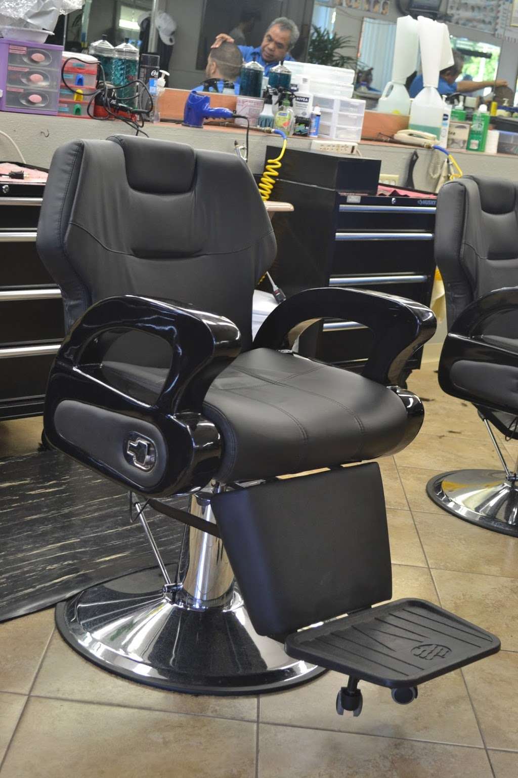 Star Barber Shop | 313 S Vermont Ave, Los Angeles, CA 90020, United States | Phone: (213) 908-5863