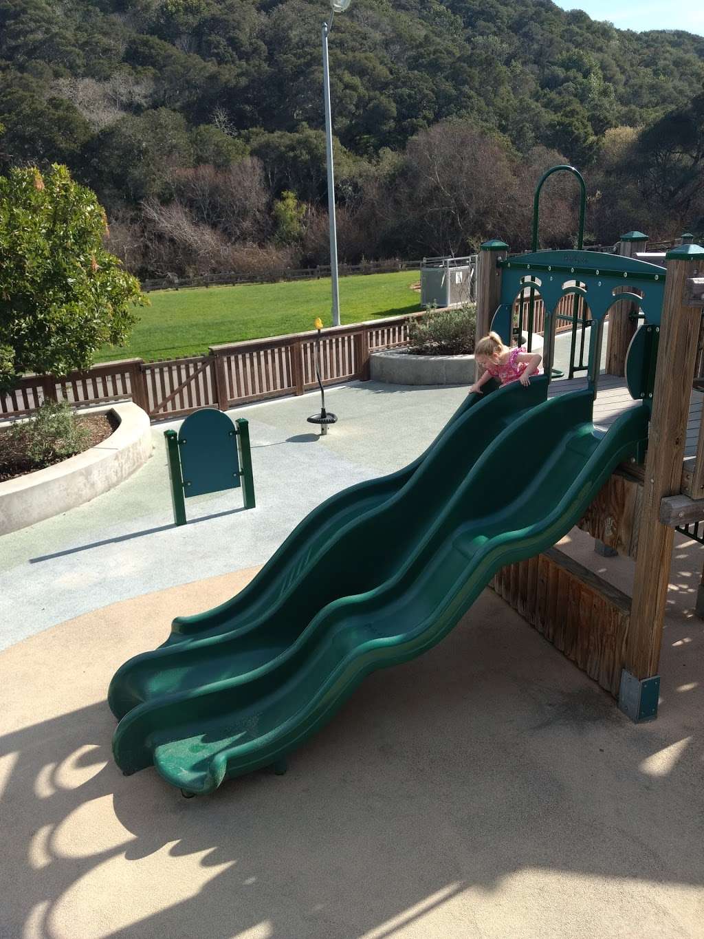 Laurelwood Park | 3471 Glendora Dr, San Mateo, CA 94403, USA | Phone: (650) 522-7400