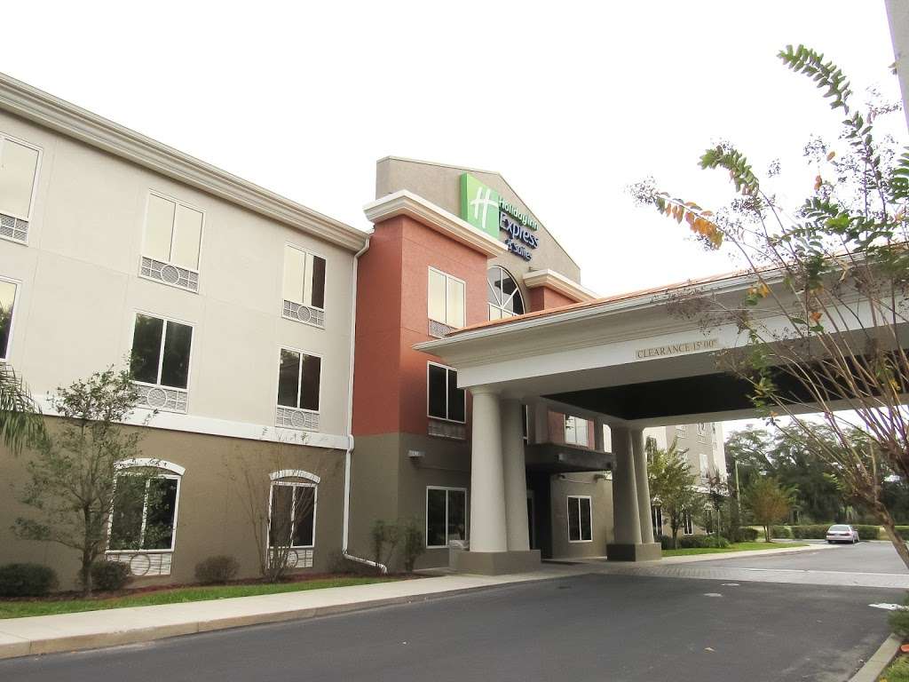 Holiday Inn Express & Suites Silver Springs-Ocala | 5360 E Silver Springs Blvd, Silver Springs, FL 34488, USA | Phone: (352) 304-6111