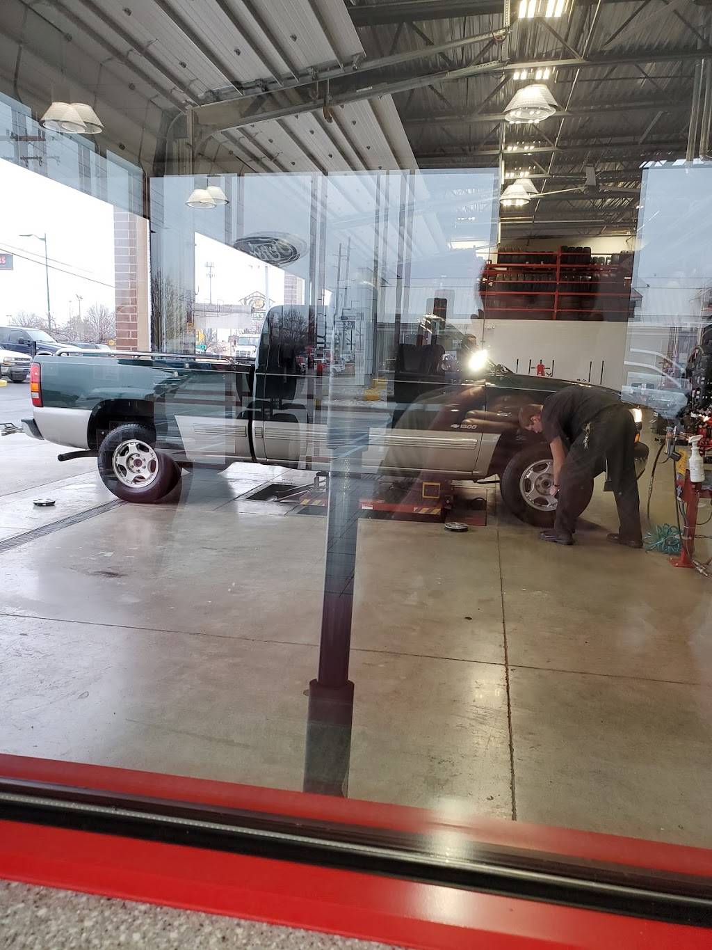 Discount Tire | 920 E Lewis and Clark Pkwy, Clarksville, IN 47129, USA | Phone: (812) 850-6985