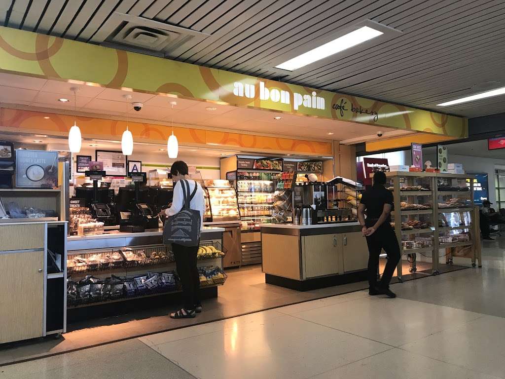 Au Bon Pain | LaGuardia Airport, East Elmhurst, NY 11371, USA | Phone: (718) 334-0480