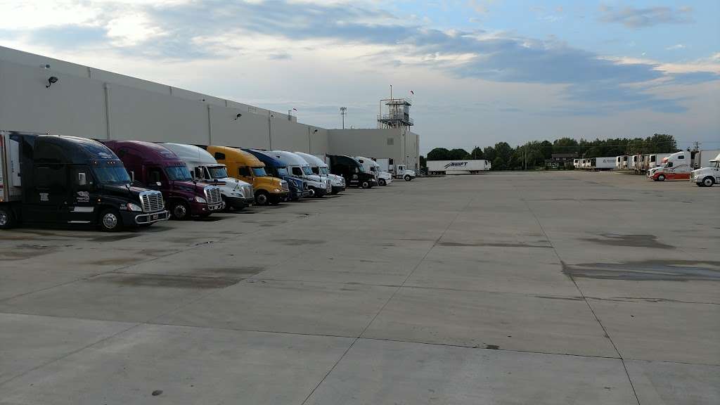 Cloverleaf Cold Storage | 16820 Churnovic Lane, Crest Hill, IL 60403, USA | Phone: (815) 730-1250