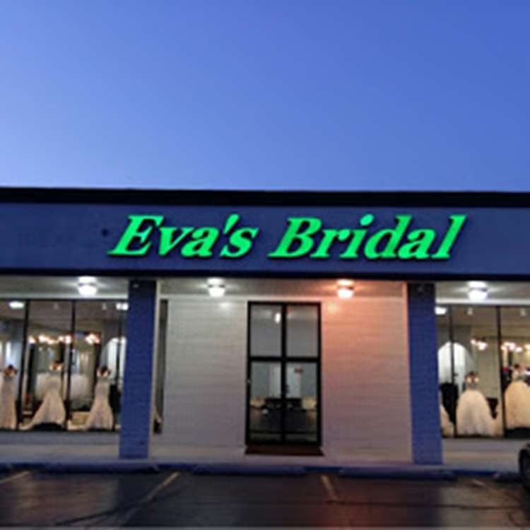 Evas Bridal of Lombard | 600 E Roosevelt Rd, Lombard, IL 60148, USA | Phone: (630) 424-8811