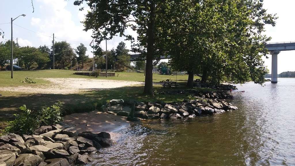 Public Fishing Area | Main St, Sharptown, MD 21861, USA