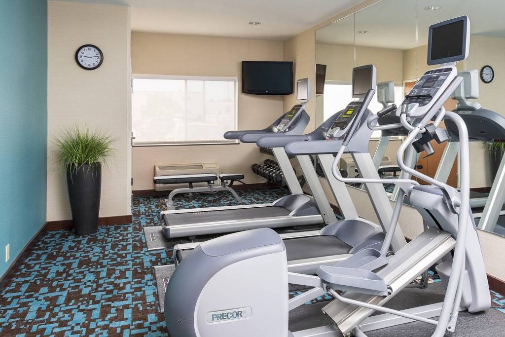 Fairfield Inn & Suites by Marriott Lincoln | 4221 Industrial Ave, Lincoln, NE 68504, USA | Phone: (402) 476-6000