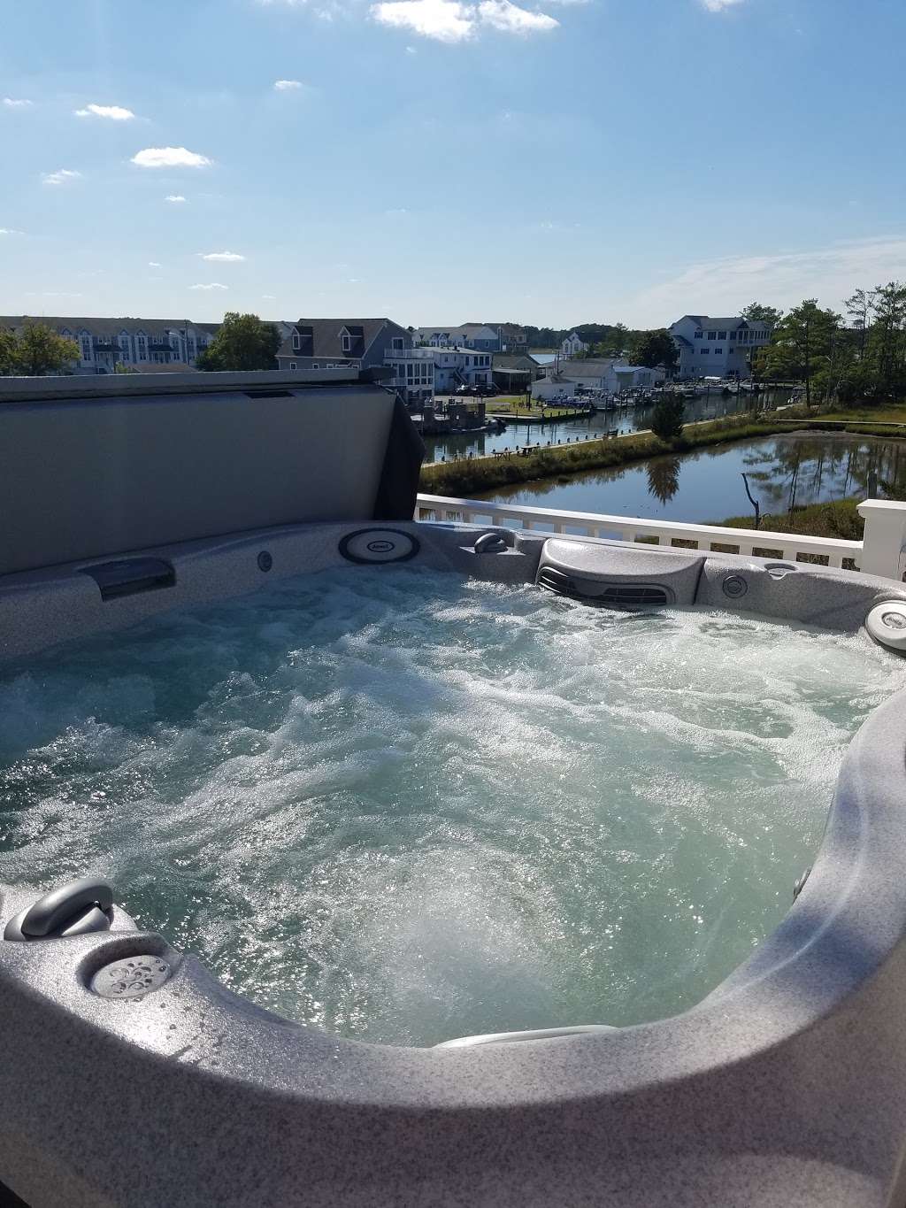 JACUZZI HOT TUBS OF DELAWARE | 35767 Atlantic Ave, Millville, DE 19967 | Phone: (302) 537-5525