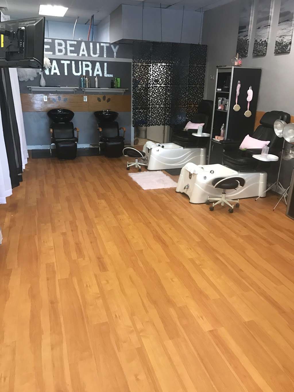 One Beauty Natural Beauty Natural Hair & Spa | 7845 Michigan Rd, Indianapolis, IN 46268 | Phone: (317) 496-0840