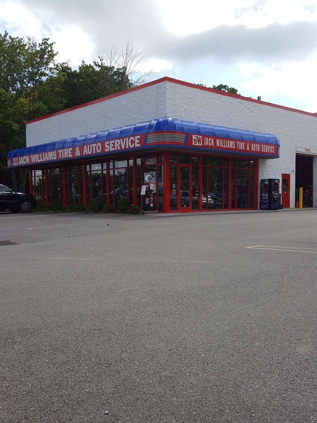 Jack Williams Tire & Auto Service Centers | 3042 PA-940, Mt Pocono, PA 18344, USA | Phone: (570) 839-8473