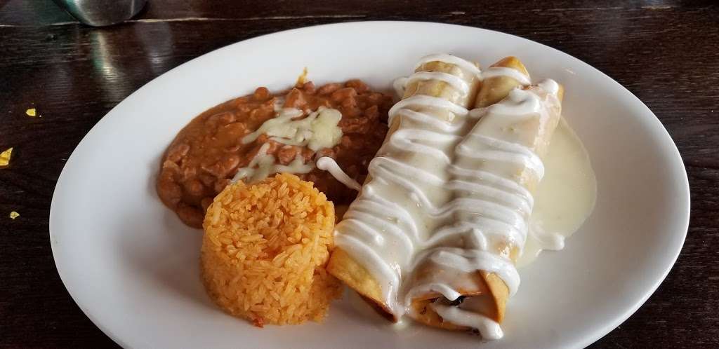 Plaza Azteca | 6 Whiting St, Hingham, MA 02043 | Phone: (781) 875-3079