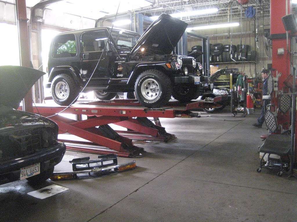 Mundelein Tire & Service | 900 N Lake St #104, Mundelein, IL 60060, USA | Phone: (847) 949-5110