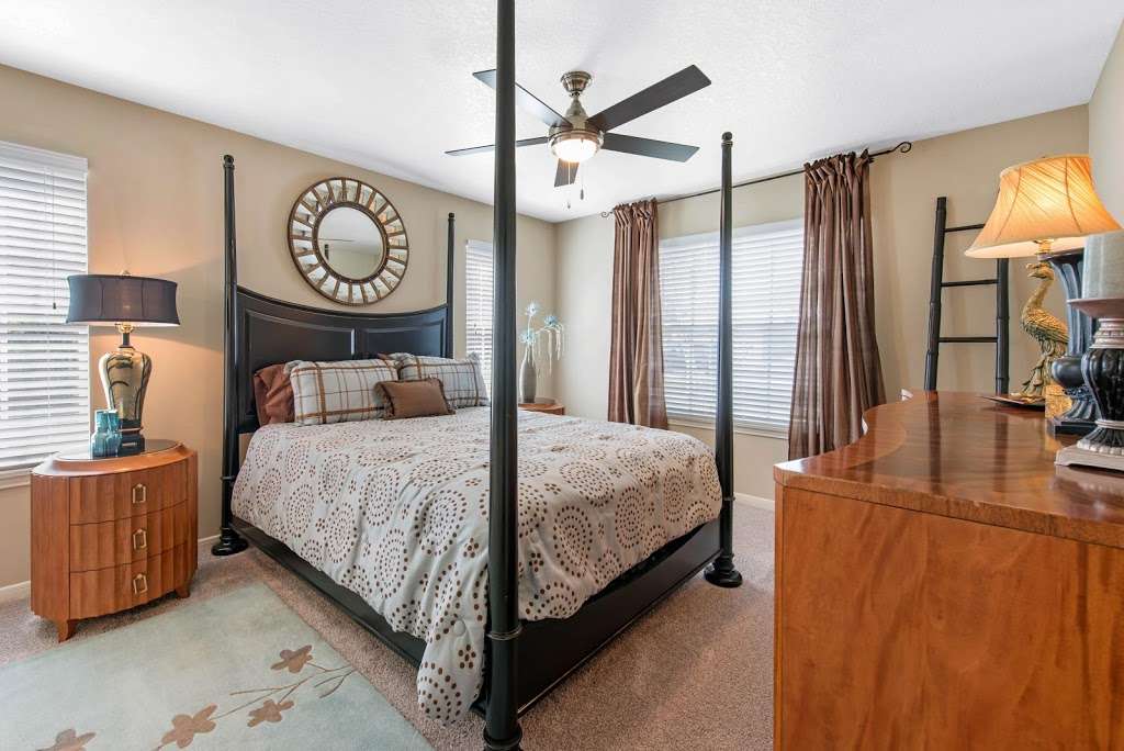 The Parkway At Hunters Creek Apartments | 14200 Colonial Grand Blvd, Orlando, FL 32837 | Phone: (407) 888-9500