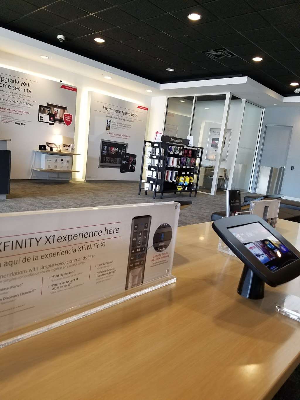 Xfinity Store by Comcast | 1122 W Boughton Rd, Bolingbrook, IL 60440, USA | Phone: (800) 266-2278