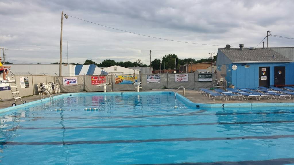 Papio Pool | 202 E Lincoln St, Papillion, NE 68046 | Phone: (402) 339-0077