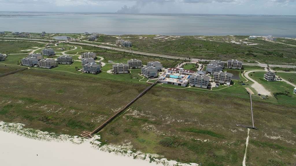 Galveston Beach Condo | 4161 Pointe W Dr, Galveston, TX 77554