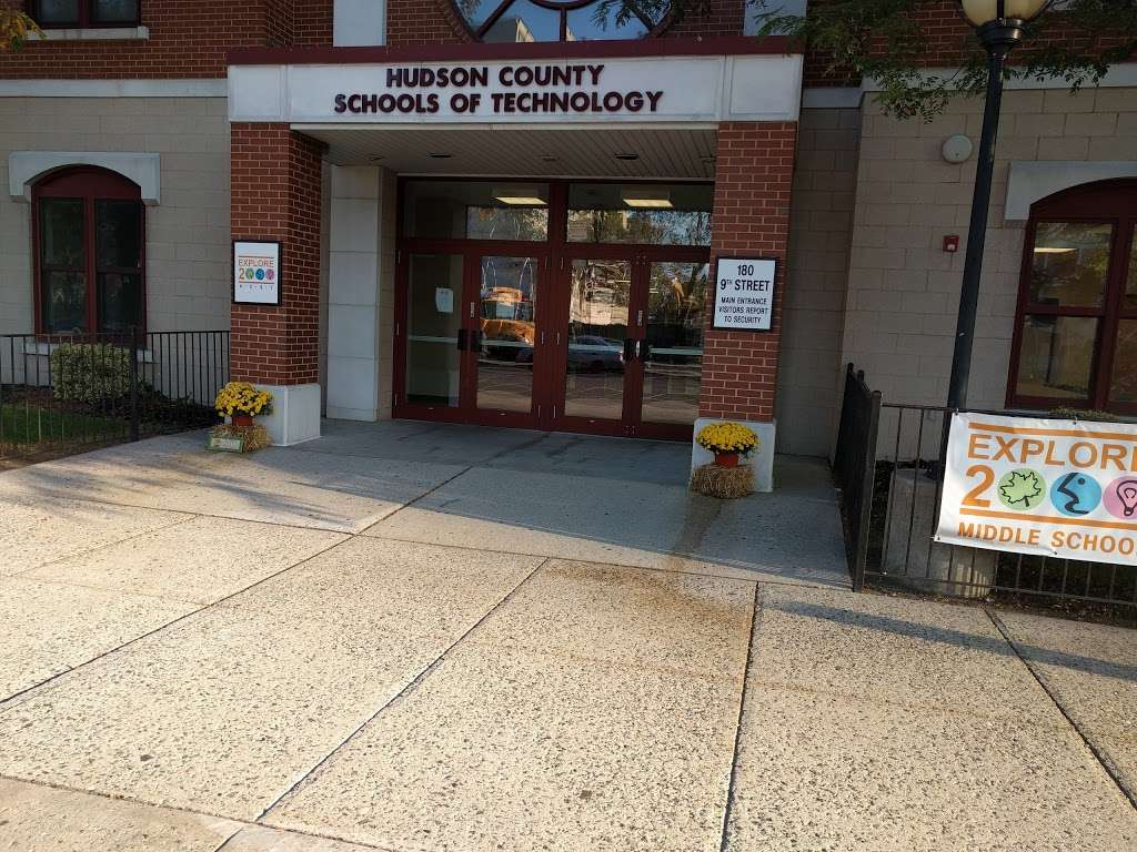 Explore Middle School | 180 9th St, Jersey City, NJ 07302, USA | Phone: (201) 631-6396