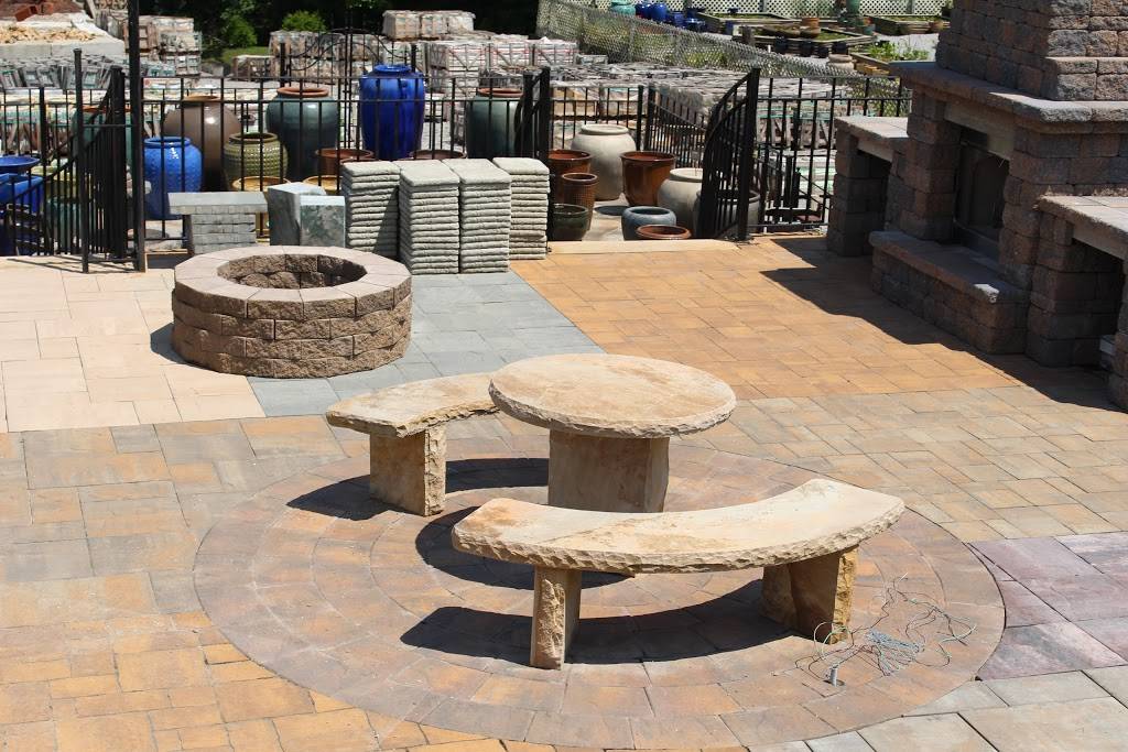 J & R Garden Stone & Rental | 2170 Hillsboro Rd, Franklin, TN 37069, USA | Phone: (615) 599-5156