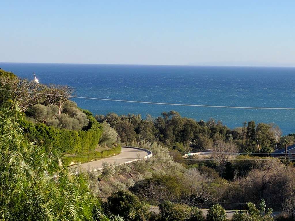 Escondido Canyon Park | 27200 W Winding Way, Malibu, CA 90265, USA | Phone: (310) 589-3200