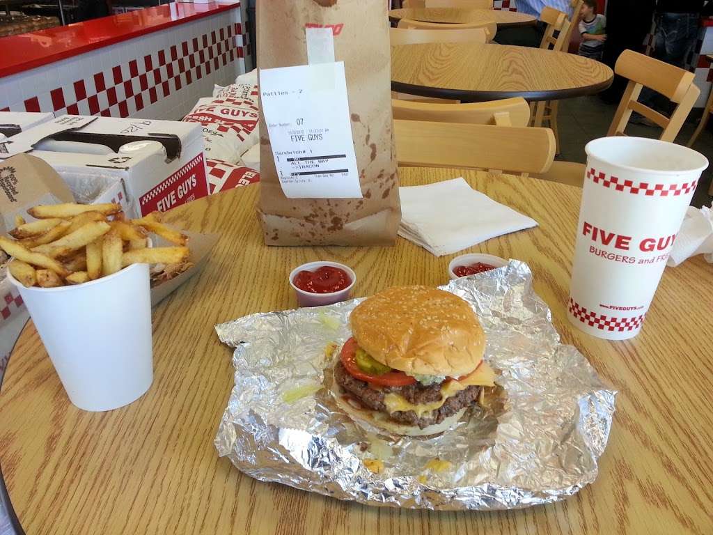 Five Guys | 2641 N 44th St, Phoenix, AZ 85008, USA | Phone: (602) 956-0444