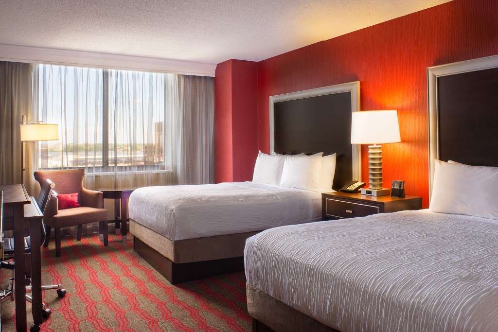 LaGuardia Plaza Hotel | 104-04 Ditmars Blvd, East Elmhurst, NY 11369, USA | Phone: (718) 457-6300