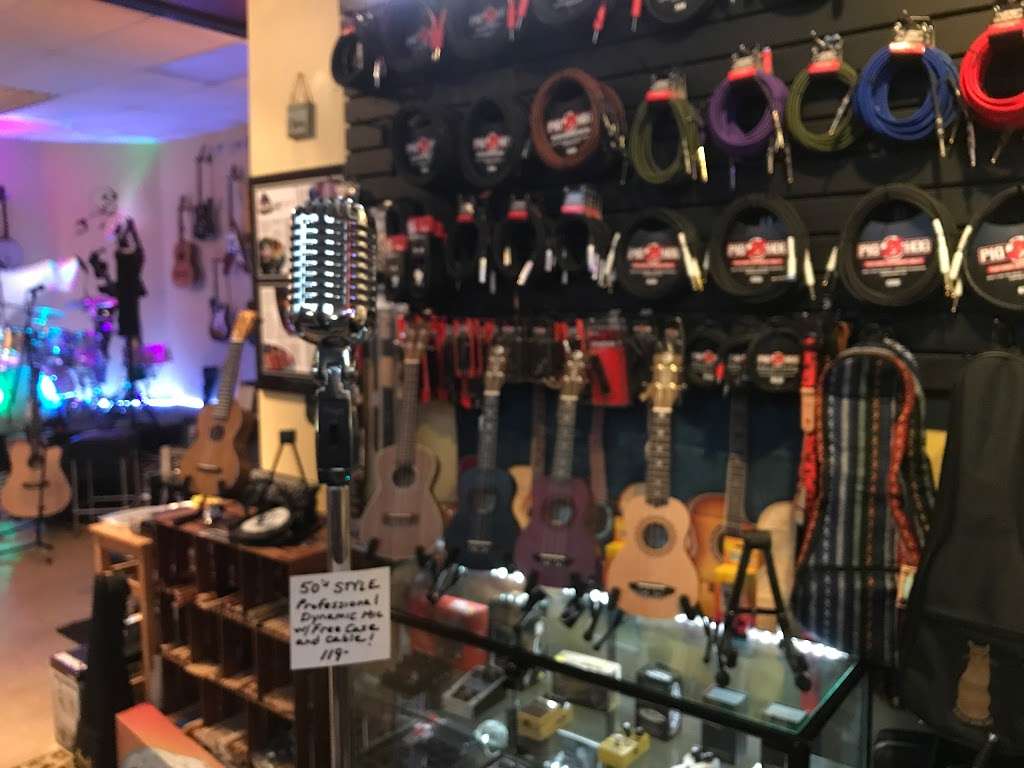 Black Cat Music Shop | 155 Independence St, Berkeley Springs, WV 25411, USA | Phone: (304) 258-4440