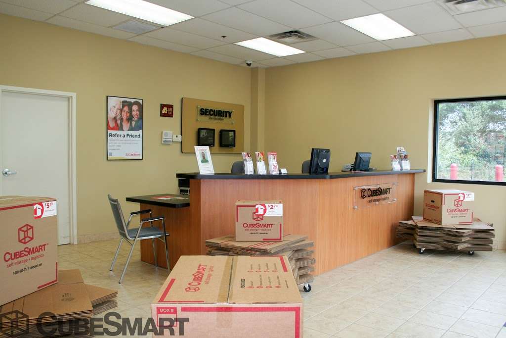 CubeSmart Self Storage | 20 Plantation Dr, Fredericksburg, VA 22406, USA | Phone: (540) 371-1266