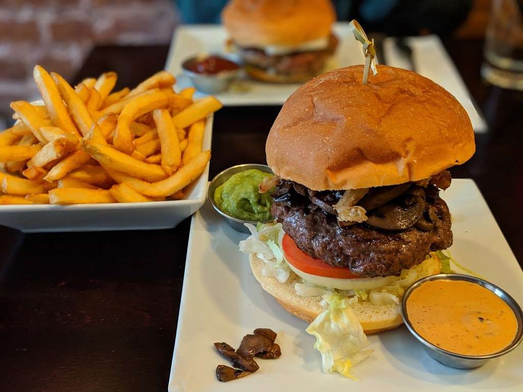 The Burger Bistro | 7217 3rd Ave, Brooklyn, NY 11209, USA | Phone: (718) 833-5833