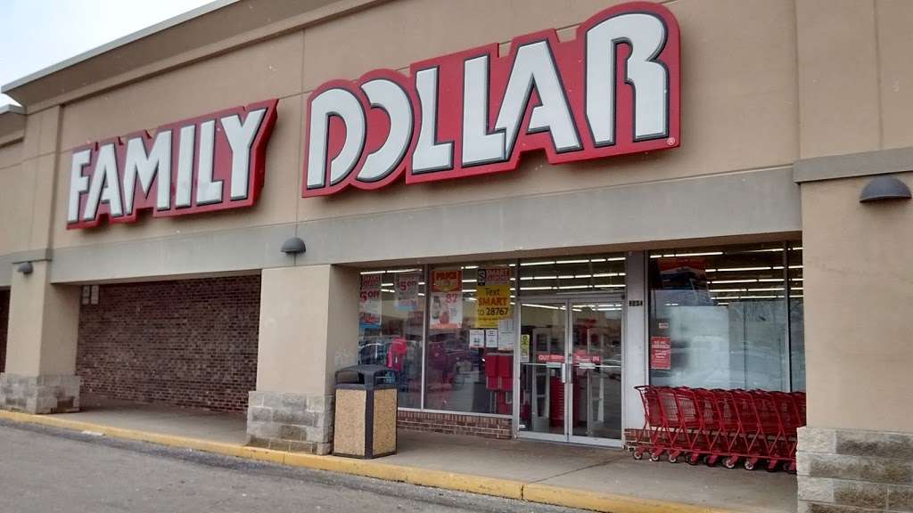 Family Dollar | 8034 22nd Ave, Kenosha, WI 53143 | Phone: (262) 657-1986