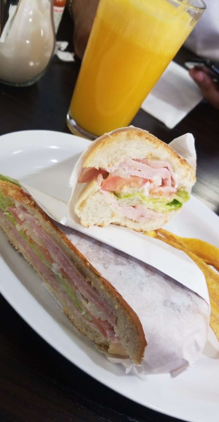 Cafe Cuba & Cakes | 12215 Hawthorne Blvd, Hawthorne, CA 90250, USA | Phone: (310) 675-2253