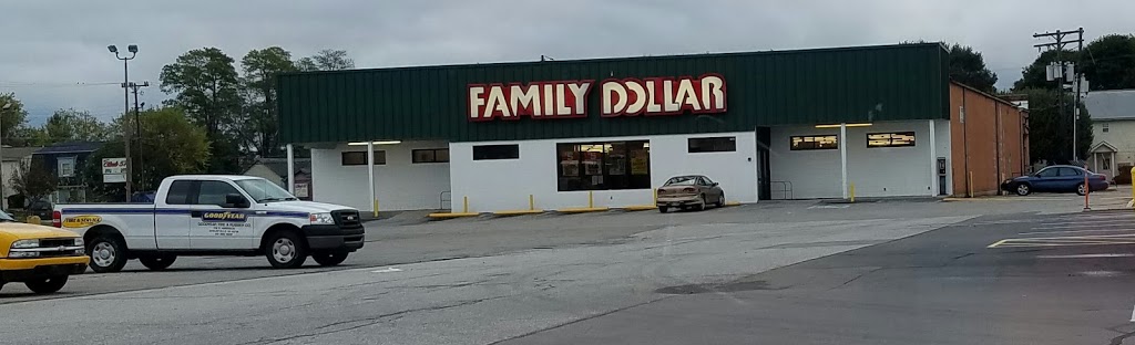 Family Dollar | 722 S Harrison St, Shelbyville, IN 46176, USA | Phone: (317) 398-4508