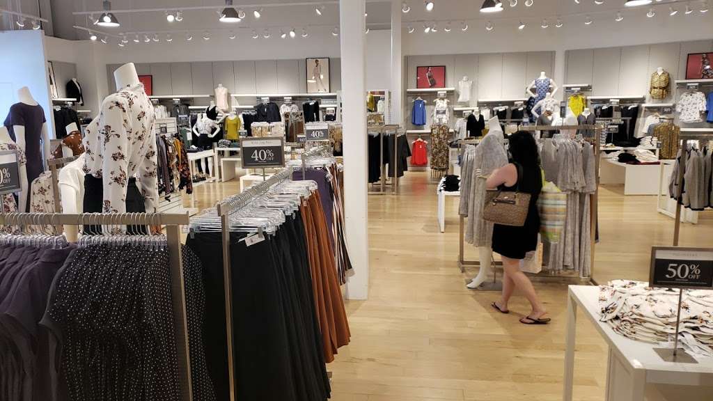 ann taylor factory outlet near me