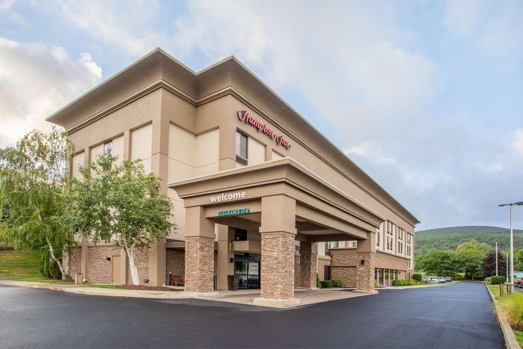 Hampton Inn Fishkill | 544 Route 9, Fishkill, NY 12524, USA | Phone: (845) 896-4000