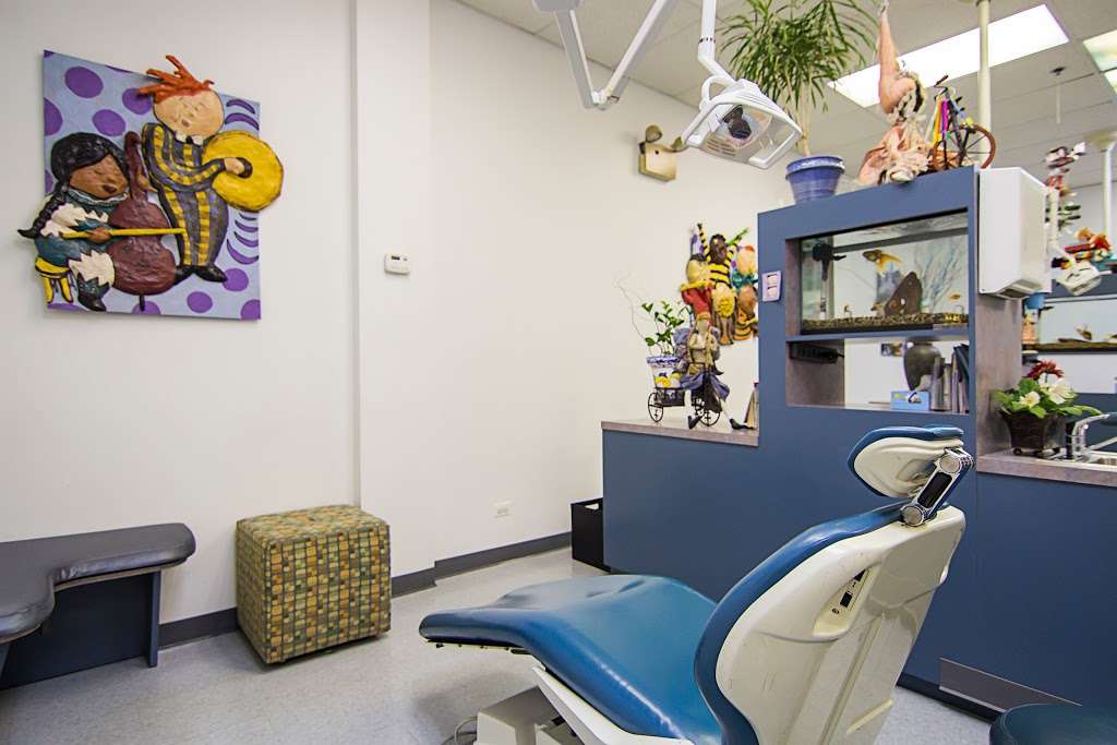 Tooth Fairy World - Lincoln Park | 2069 N Clybourn Ave, Chicago, IL 60614, USA | Phone: (773) 327-3331